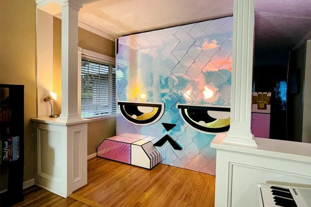 OMG! House · cat mural
